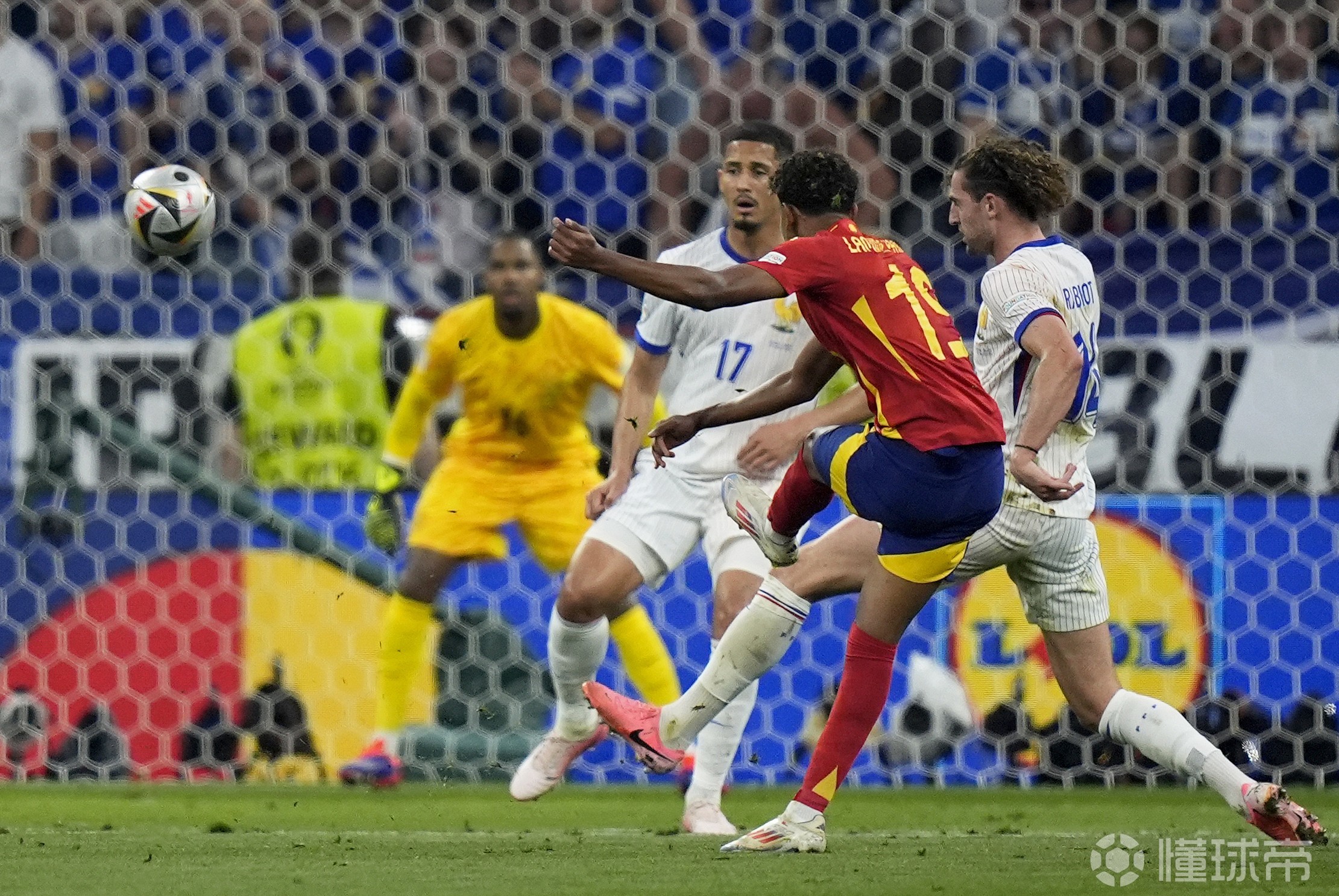 米乐官网入口-包含法国足球联赛波澜壮阔，球场激战惊心！的词条