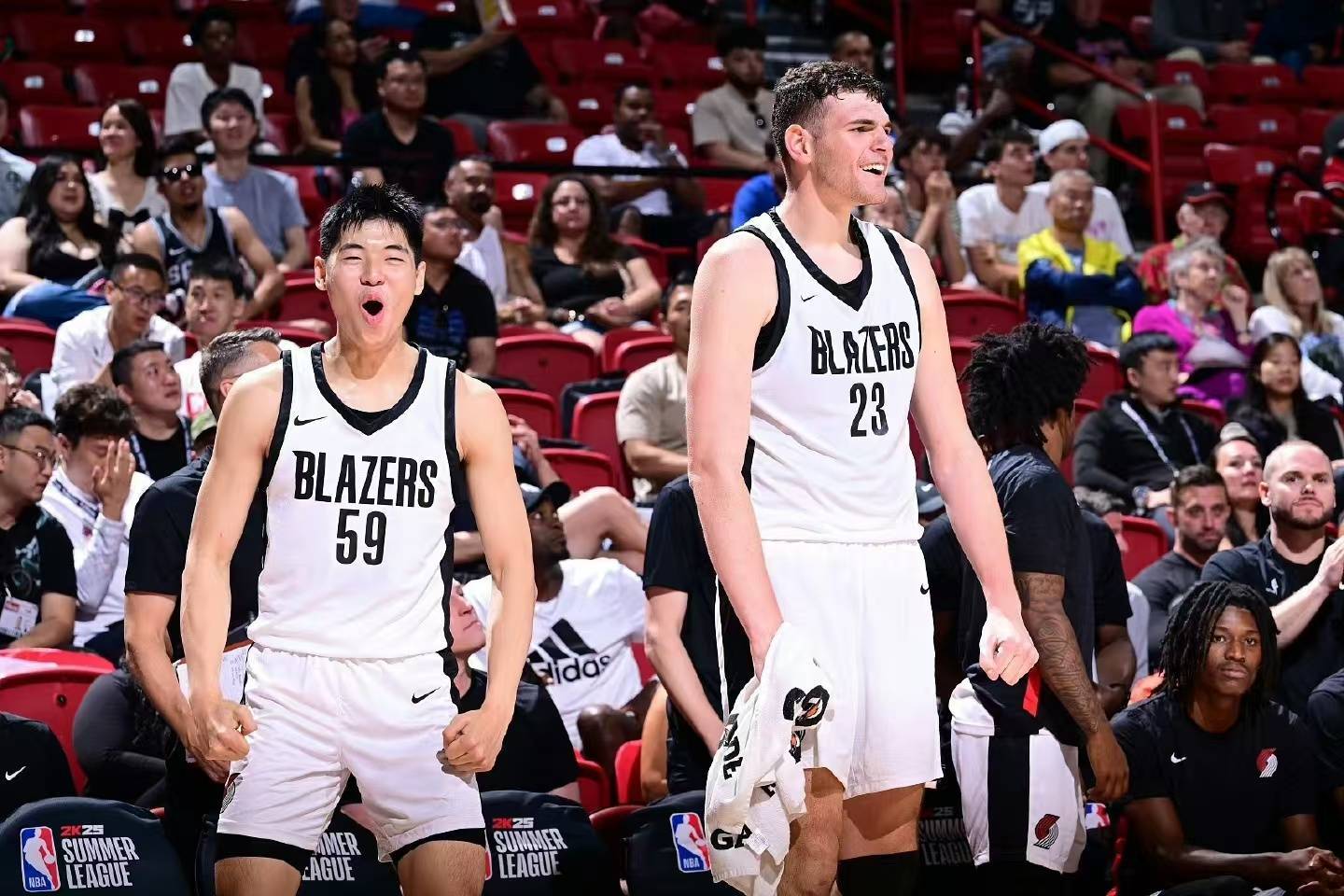 米乐体育官网-包含篮网队员身体素质大爆发，助球队逆袭的词条