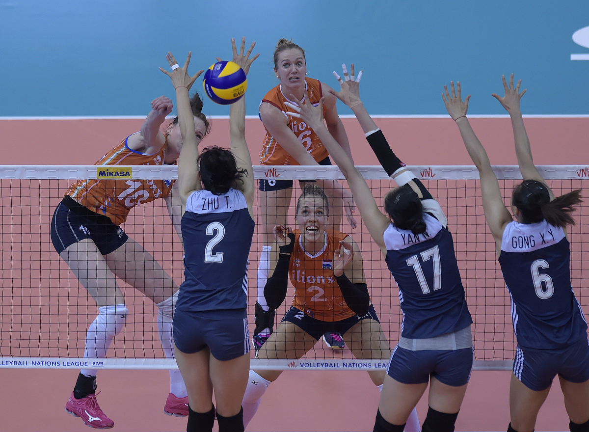 米乐体育官网-波兰国家队势如破竹，晋级下一轮