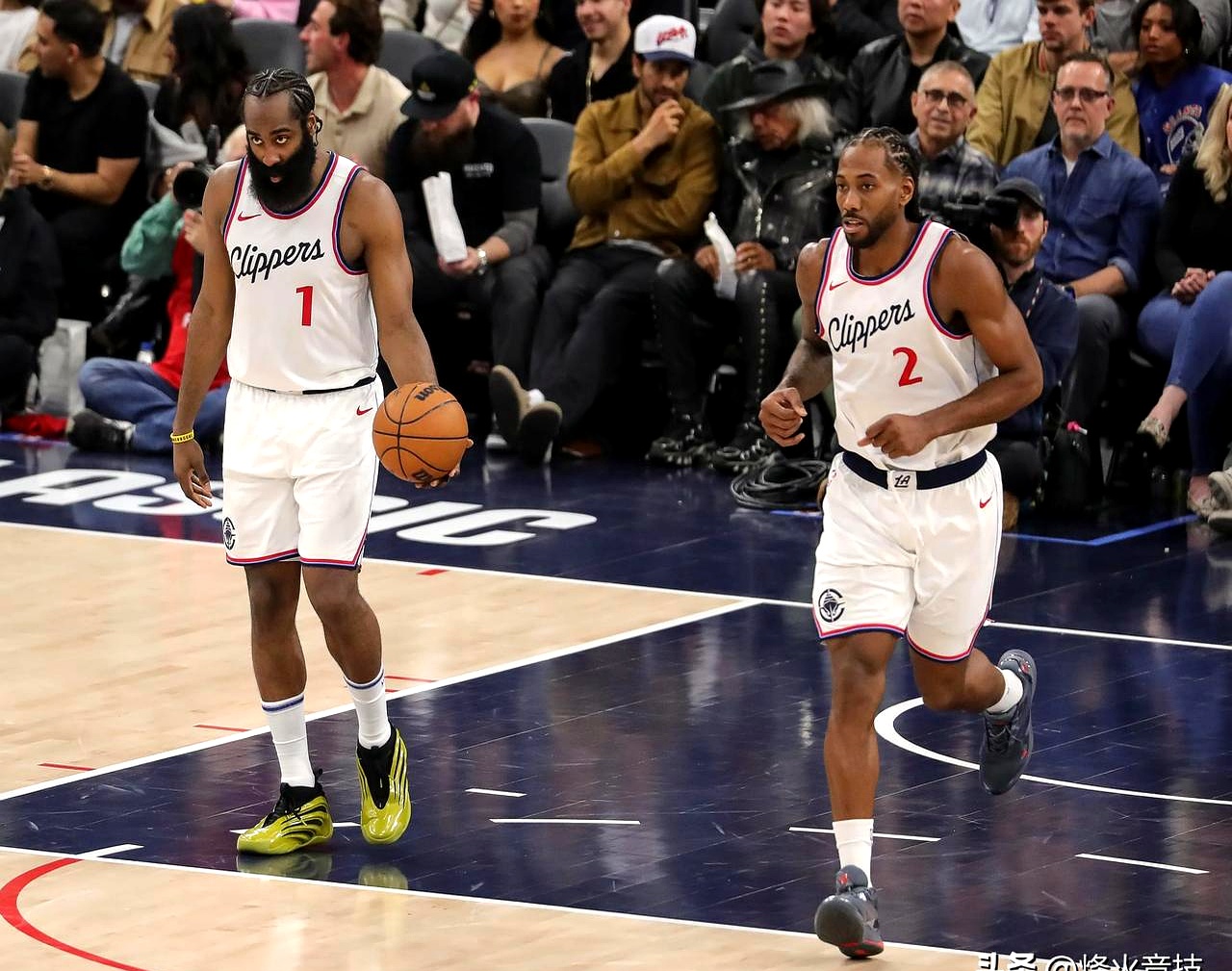 米乐m6官网-关于强弱对决：神秘球队崭露头角竭力奋斗的信息