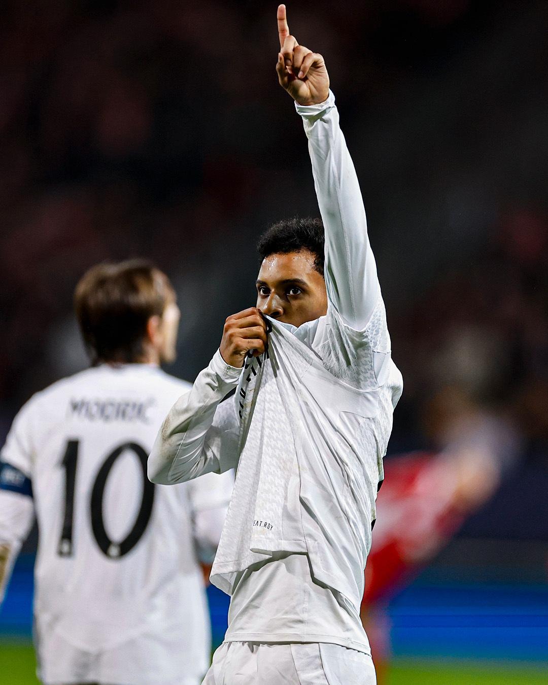 米乐m6平台官网-皇马欧冠号角吹响，决赛对手实力强劲