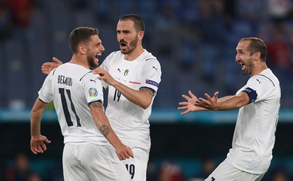 米乐体育m6官网-热门劲旅狂轰四进球，碾压对手实现大胜